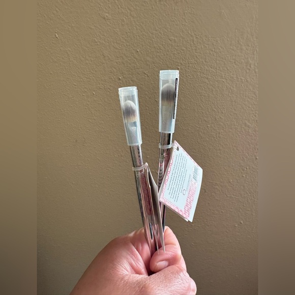 IT Cosmetics Essential Concealer Brush # 212, Make-up Brush Ulta Factory Sealed - Picture 1 of 9